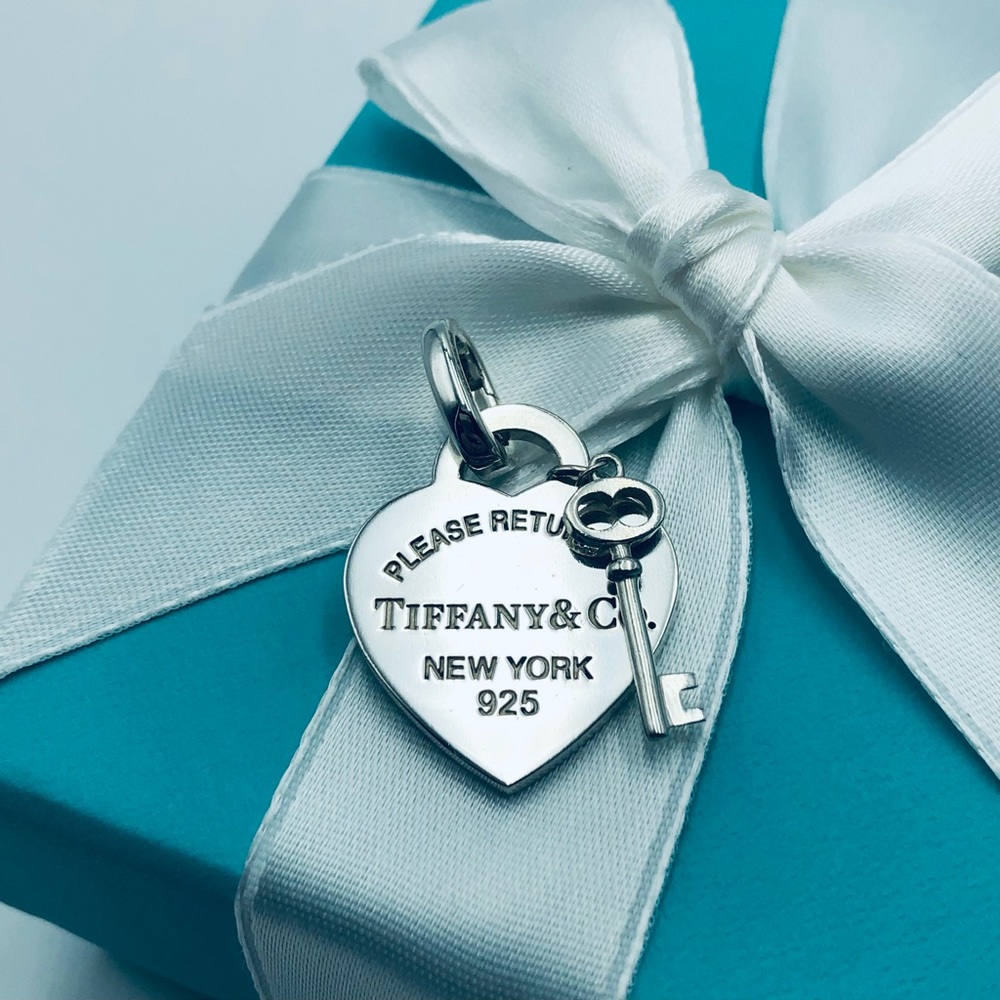 Tiffany & Co. Return to Tiffany Heart Key Charm with JUMP RING and POUCH